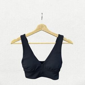 Lululemon Align V-Neck Bra C/D in Black